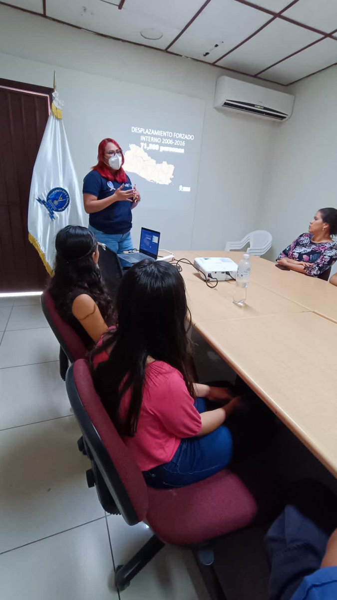 SonsonatePddh's tweet photo. La @PDDHSonsonate en el desarrollo de la Estrategia de Monitoreo de Protección a DFI, con la coordinación de @ACNURELSALVADOR, desarrolló la 2da jornada de formación con personal de la municipalidad de Santa Isabel Ishuatán, sobre la temática del Desplazamiento Forzado Interno. https://t.co/hR9IYLPJjz