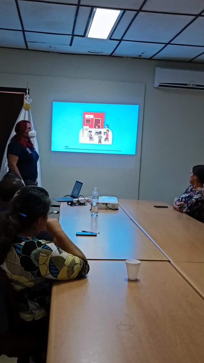 SonsonatePddh's tweet photo. La @PDDHSonsonate en el desarrollo de la Estrategia de Monitoreo de Protección a DFI, con la coordinación de @ACNURELSALVADOR, desarrolló la 2da jornada de formación con personal de la municipalidad de Santa Isabel Ishuatán, sobre la temática del Desplazamiento Forzado Interno. https://t.co/hR9IYLPJjz