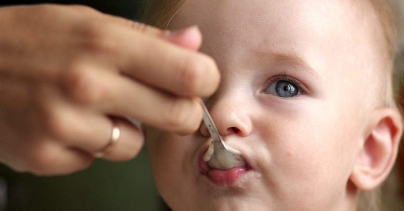 AllergicLiving's tweet photo. As a new parent, it's important to be aware of when & how to introduce #peanuts to your baby. #EarlyIntroduction can help prevent development of #peanutallergy. Read & find out how to determine the best path for introducing peanut products to your baby. @MountSinaiNYC @NIAIDnews