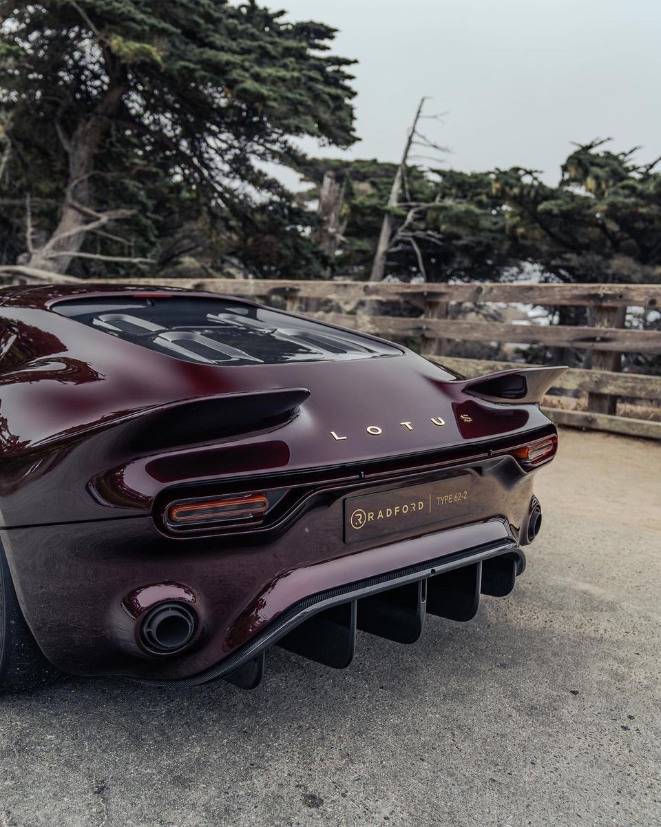 Radfordmotors's tweet image. Building a supercar is a process. But when you get to see it thriving in such a gorgeous setting that is @MontereyCarWeek, you know that the process is working! 

@JensonButton 
@AntAnstead 

📸 @summitautophoto 

@dymagwheels #coachbuilding #radfordmotors #type622 #supercars
