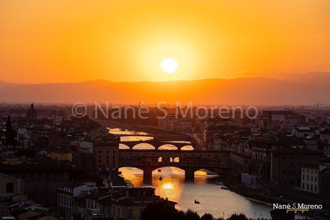 Ponte Vecchio, Florencia 💜🇮🇹

#nanesmoreno #firenze #florencia #italia #italia #pontevecchio