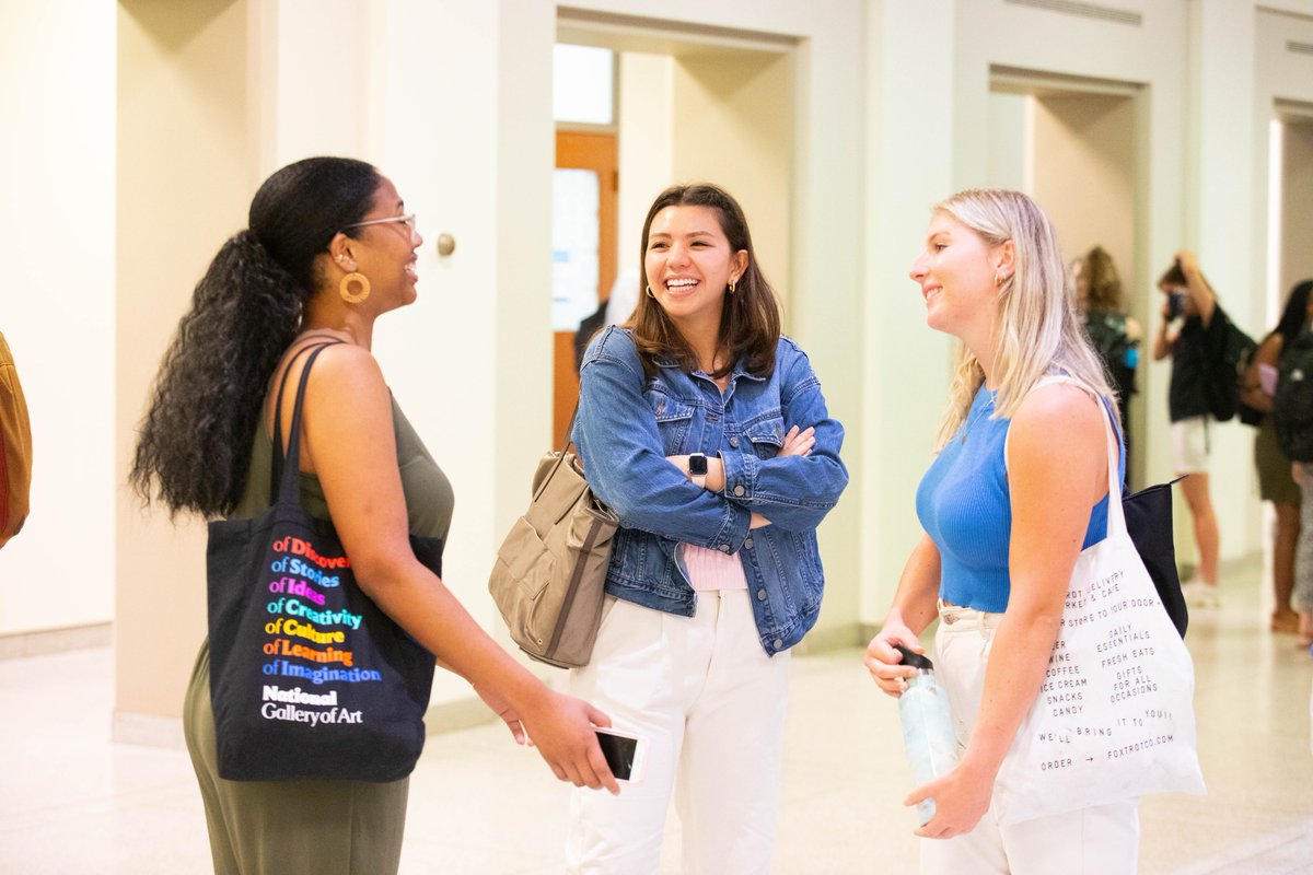 GeorgetownLaw's tweet photo. Welcome and welcome back to #GeorgetownLaw's new and returning students as we kick off the 2022-23 academic year! Our campus was bustling with energy and enthusiasm today for the first day of fall classes. It is so wonderful to see our #HoyaLawyas back on campus again! ππ https://t.co/ZU3X9y90RB