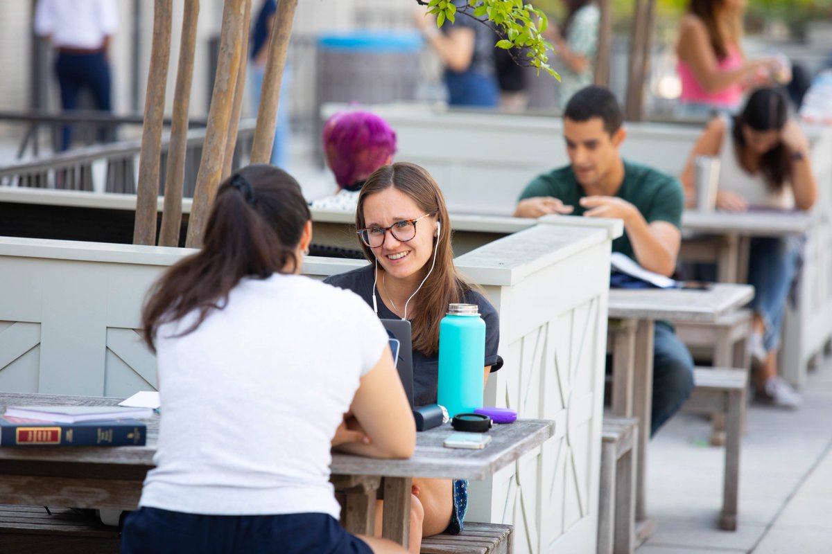 GeorgetownLaw's tweet photo. Welcome and welcome back to #GeorgetownLaw's new and returning students as we kick off the 2022-23 academic year! Our campus was bustling with energy and enthusiasm today for the first day of fall classes. It is so wonderful to see our #HoyaLawyas back on campus again! ππ https://t.co/ZU3X9y90RB