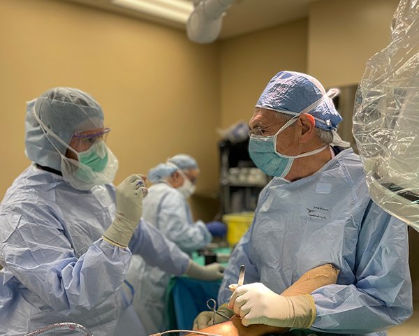 McGovernMed's tweet photo. Patrick Kellam never thought he would become a surgeon, let alone an orthopedic surgeon, just like his father. But on July 21, he was side by side with his dad as they performed two surgeries together for the first time. #McGovernMedSchool

https://t.co/1oTP6TZX63 https://t.co/arAe6MJm8d