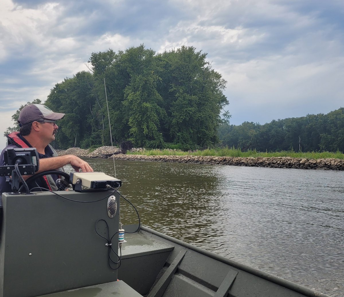 Taking a look at the ongoing Beaver Island habitat rehabilitation and enhancement project (HREP) in Pool 14. Goal: restore and protect off-channel aquatic, wetland, and floodplain forest habitats.  <a href="/USFWS/">U.S. Fish and Wildlife Service</a>