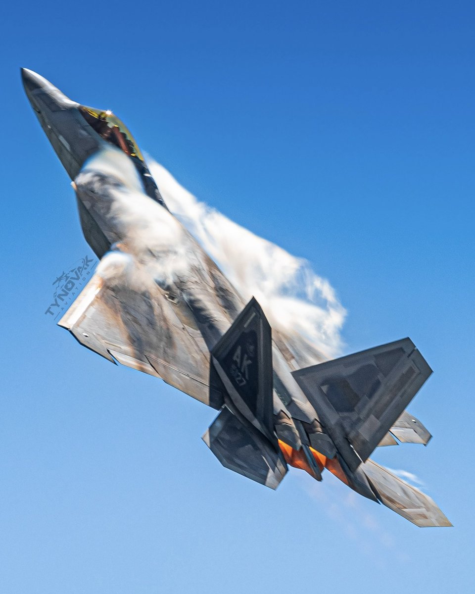 TyNovakAviation's tweet photo. @F22DemoTeam Raptor https://t.co/TCpQnjDrkW