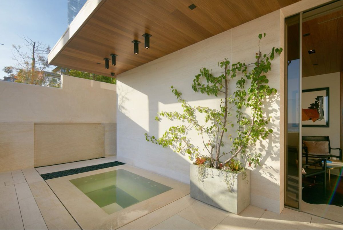 PaulBSelf's tweet photo. An architect client of mine, CJ Light, has OC’s highest sales price per square foot for new construction on there project in Emerald Bay.⁠
⁠
Article: https://t.co/e6NrFpDKSj ⁠
⁠
Tour: https://t.co/Bm8iGqUvlA⁠
⁠
#cjlightassociates #lagunabeach #paulself #smithgrouprealestate https://t.co/56UkoJZ88l