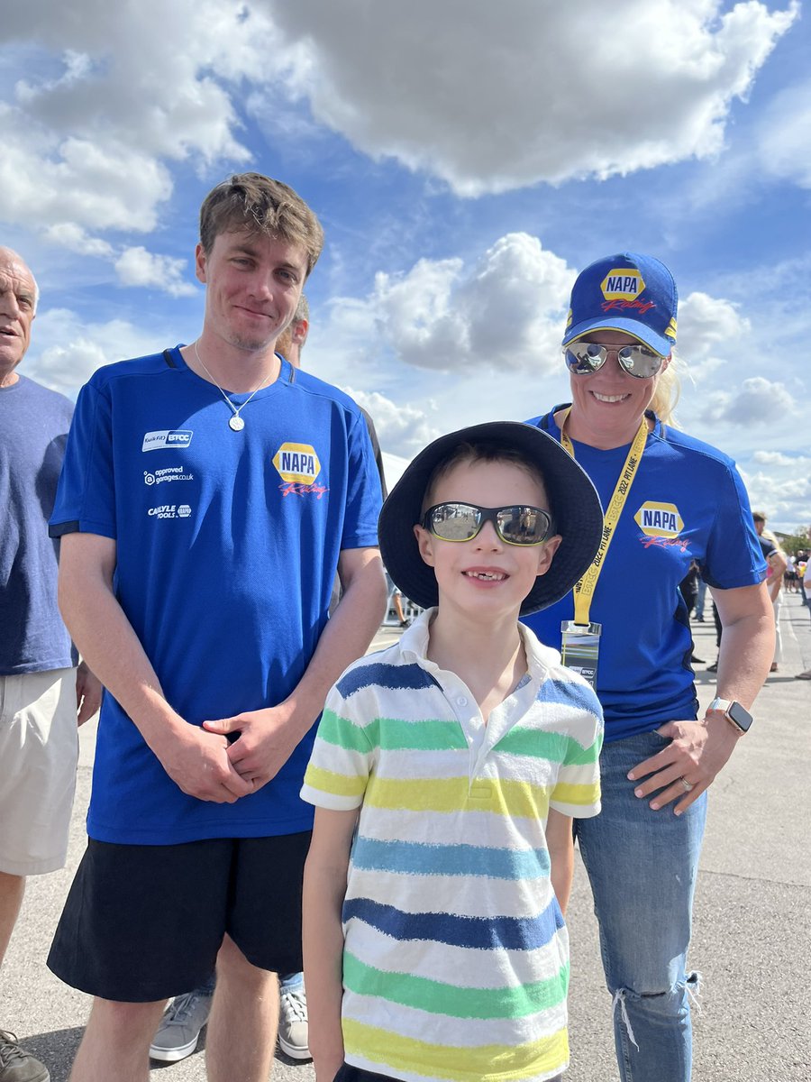 pete_williamson's tweet photo. @naparacinguk @BTCC @DanCammish @ASuttonRacing @JakobEbrey Brilliant effort, well done team. Many thanks to the kind lady on the right who gave her @NAPARacing hat to my 6YO son. You made his day! https://t.co/ORx9gDWwl5