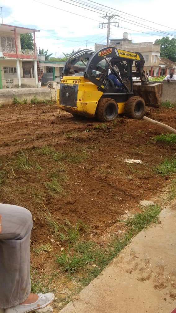 Participan los trabajadores de la Oficina Central de la #EMROHC en el trabajo voluntario para mantener la limpieza e higiene la Empresa
#AvancemosJuntos
#CubaViveYTrabaja
<a href="/eaacmg/">EMPRESA DE ACUEDUCTO Y ALCANTARILLADO CAMAGUEY.</a> <a href="/MayraArevich/">Mayra Arevich Marín 🇨🇺</a> <a href="/YamileRamosCord/">Yamilé Ramos Cordero</a> @Acueductomaya1 <a href="/LaisMuiz/">Lais Muñiz Figueroa</a> <a href="/OSDE_AyS/">OSDE Agua y Saneamiento</a> <a href="/PartidoPCC/">Partido Comunista de Cuba</a>