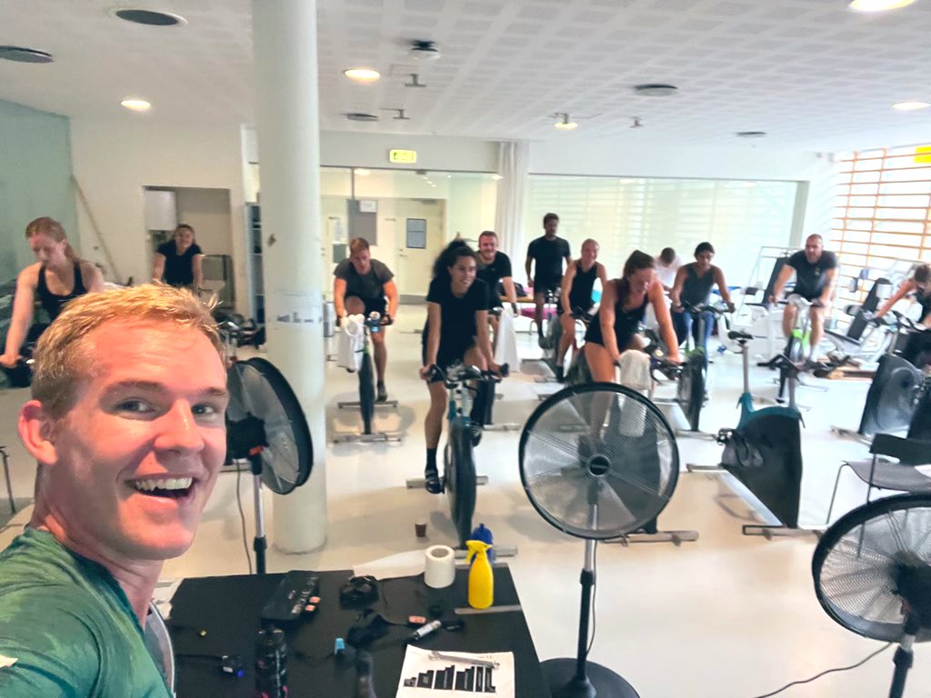 CVgroupNEXS's tweet photo. First day of our PhD course ‘Vascular function and angiogenesis in relation to health and physical activity’ done! #VascfuncAngio working hard but having fun! 🚴🏻♀️💪🏼 #spintrainingishard
📸 @Mads_Fischer_DK https://t.co/DTpPA23QfK