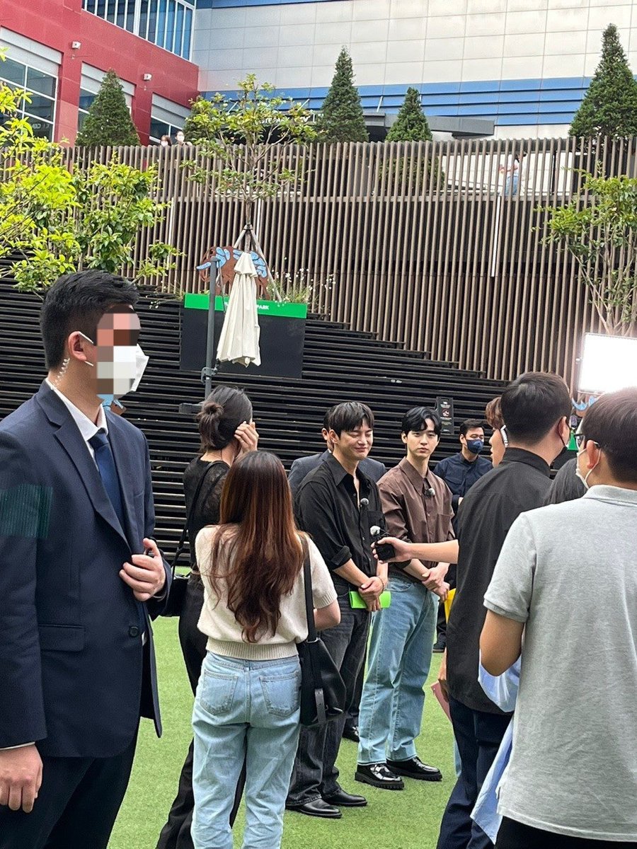 dongyoontoday's tweet photo. [082922] Jang Dong Yoon and Seo In Guk were seen filming for KBS's Year-Round. Looking forward to the broadcast! 🥰

#JangDongYoon #SeoInGuk #장동윤 #서인국 #늑대사냥 #ProjectWolfHunting 
Source: theqoo https://t.co/8dDWLpTz7O
