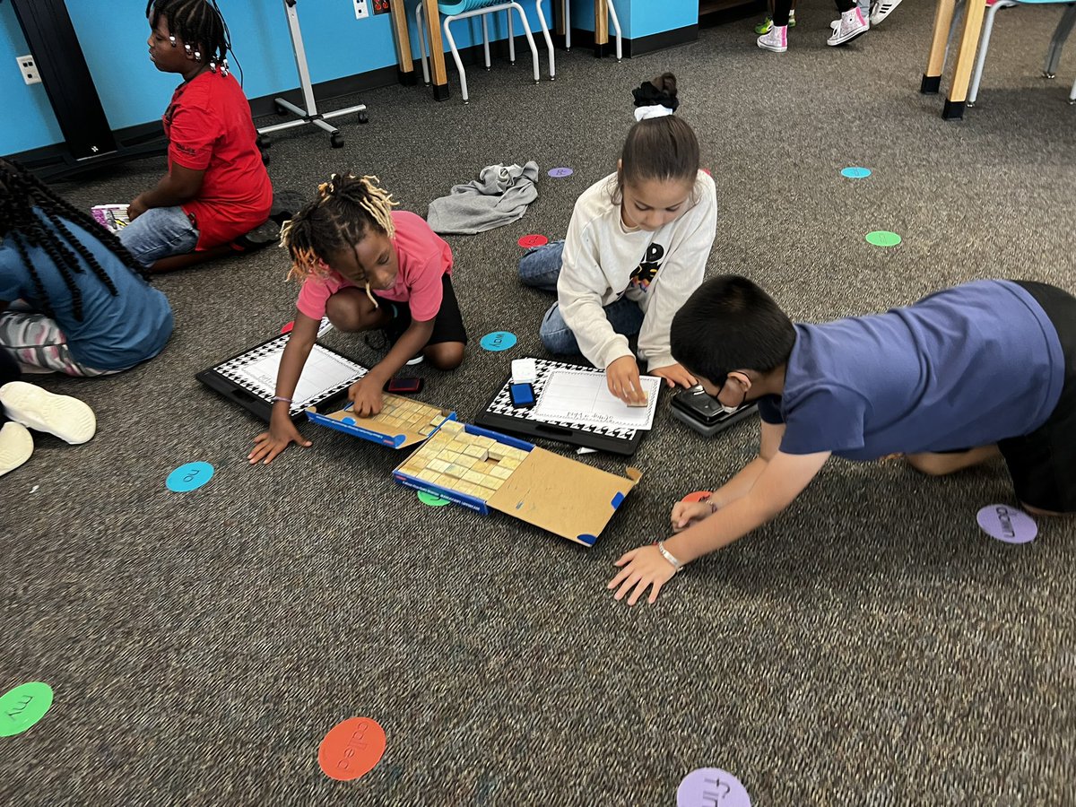 MsRGeorge_AP's tweet image. Our 3rd Grade Cubs are Rockin&apos; and Rollin&apos; in work stations! Our awesome teachers set the stage by having structures and routines in place! #HighQualityInstruction in the #CubCommUNITY 🐻 💚💙@HumbleISD_RCE @HumbleISD_PL