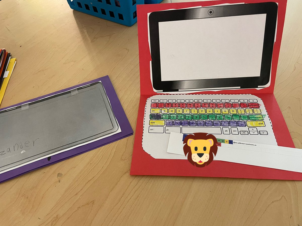 mwallsteaches's tweet photo. K/1 @LaukhufLions20 are learning about the parts of a Chromebook &amp; working to earn their Log in Ninja badge by demonstrating they can log into their devices.  Color coded log in cards from @PintoBeanz11 are 😍. #JCPSDigIn #zone2crew https://t.co/JRvTaSU9na