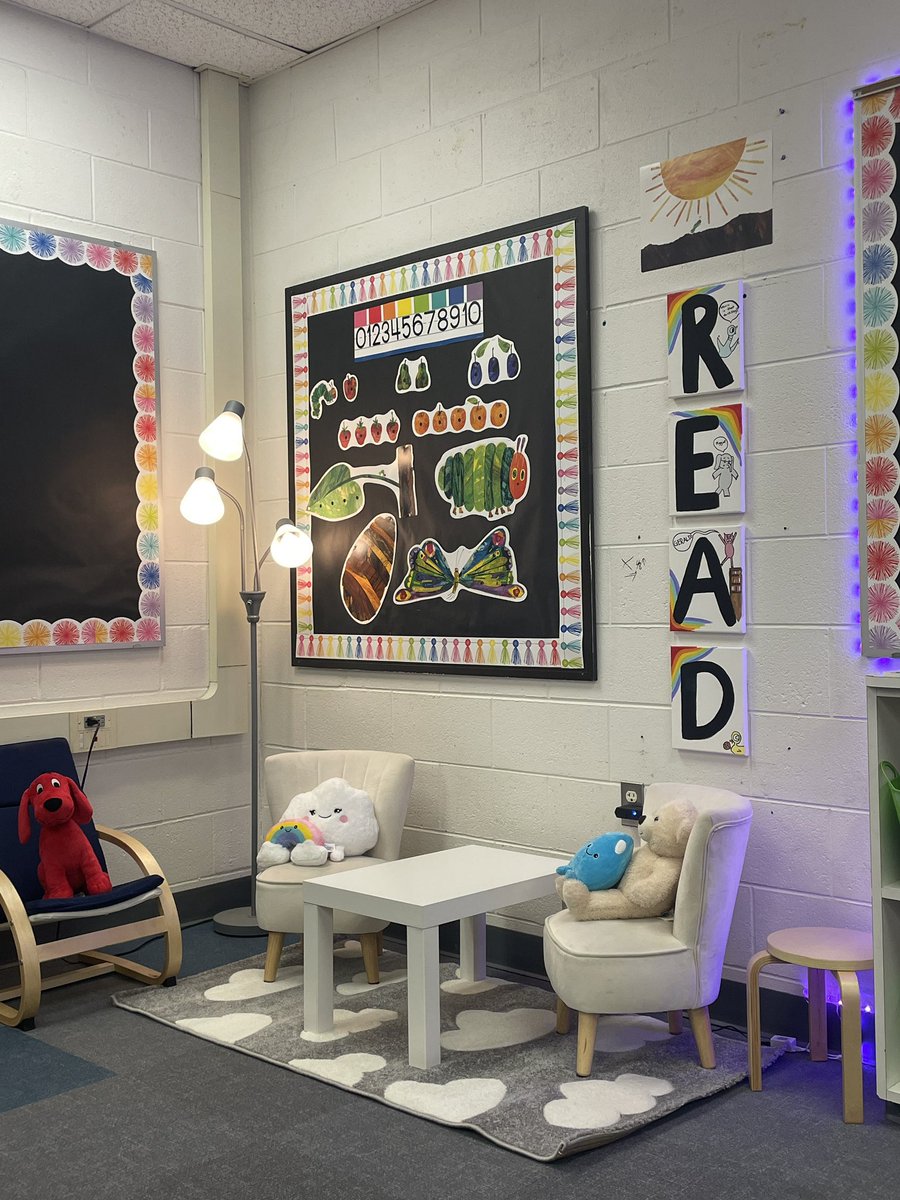 My favorite part of my classroom: the reading corner. 🥰 So excited for day 1!! #firstyearteacher