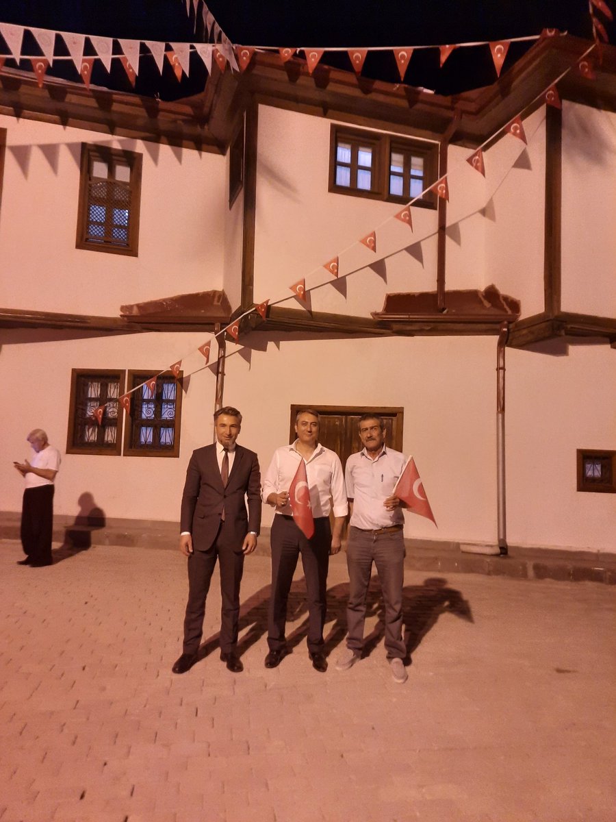 Metinakm2's tweet photo. Zafer Bayramı münasebetiyle Afyon Şuhut'ta bulunan Atatürk Evi'ni ziyaret ettik. https://t.co/n4FjX1WWhL