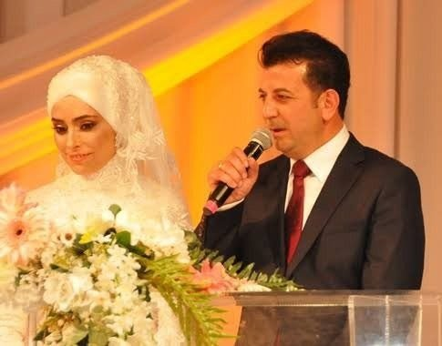 istanbulgercegi's tweet photo. AKP'li Taşkesenlioğlu’nun eşi Ünsal Ban yurt dışına kaçarken yakalandı https://t.co/FDGcdVGNzX https://t.co/uQlgwPqaaL