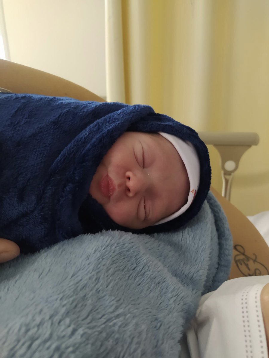 Minha Princesinha nasceu!🥰 
Seja Bem Vinda ao mundo meu amor, a Titia te ama muito❤️😍