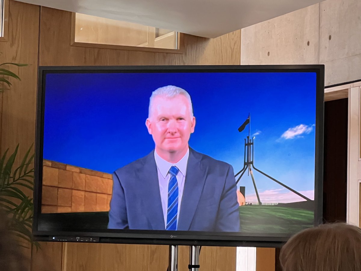 Susandonnelly's tweet photo. UKAustralia Cultural Dialogue in #Edinburgh today. Australian arts minister ⁦@Tony_Burke⁩ spoke eloquently on the need for Government to focus on the arts and creativity and to argue the intrinsic value of art as well as economic.⁦@BelvoirSt⁩ ⁦@auBritish⁩ ⁦ https://t.co/yJO2QHVVC7