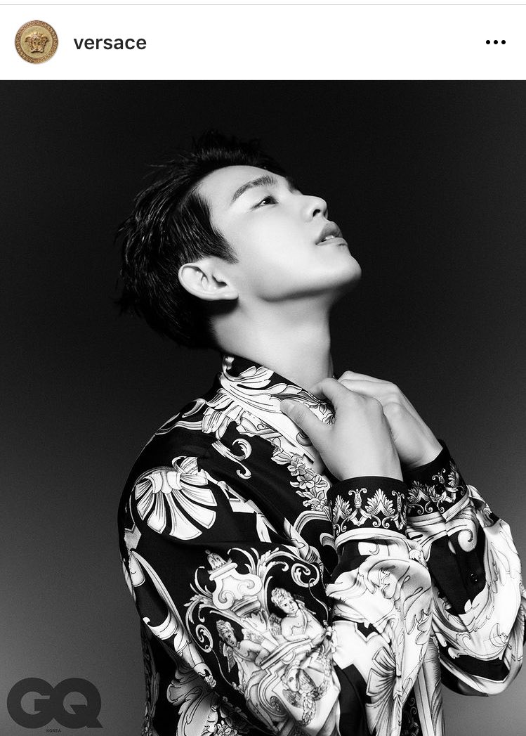 everlovejy's tweet photo. Versace official instagram acc posted #Jinyoung’s pictorial with GQ korea in #VersacePreFall22
🔗 https://t.co/nJkIWb7qD7
don’t forget to like and comment!
#박진영 #진영 @JINYOUNG https://t.co/hyJbfuBM1L
