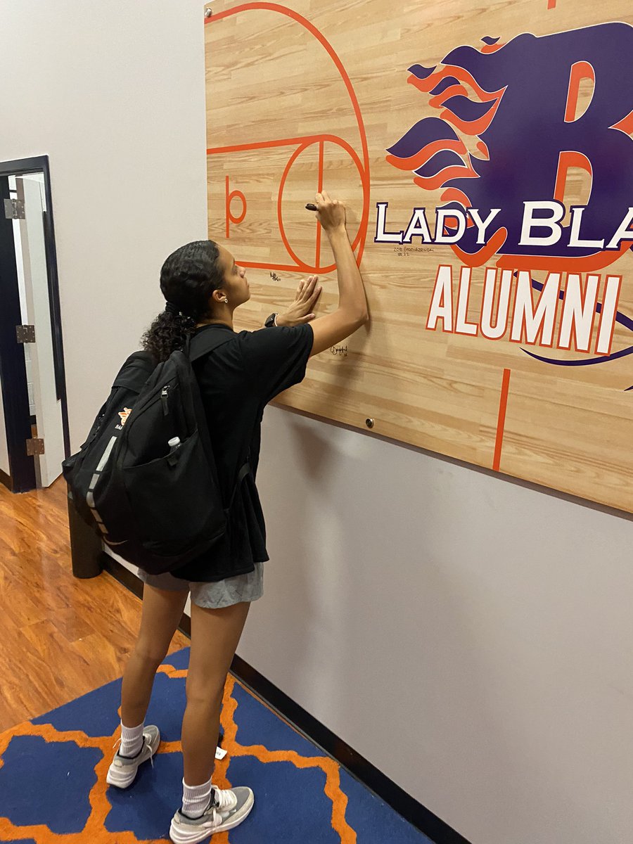 Lady Blaze Hoops tweet media