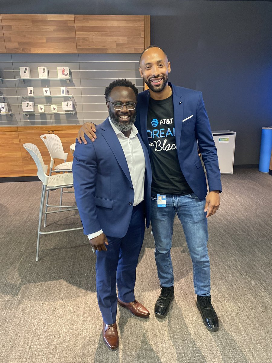 Thanks for the hospitality <a href="/Coachk1119/">David Reed</a>  and the opportunity to not miss <a href="/TheKellyMKing/">Kelly King</a> live in action! Looking forward to our continued partnerships and winning as ONE #southeasteLITe