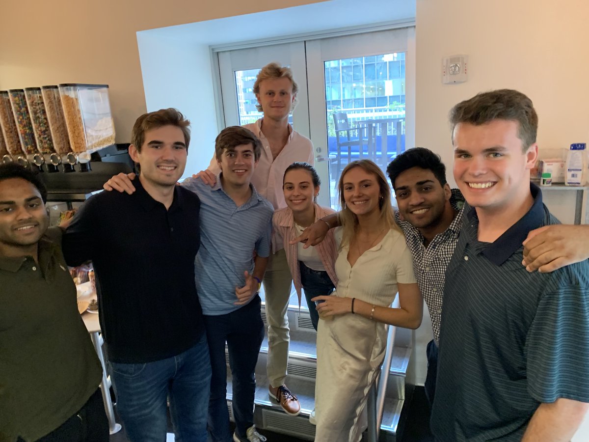 UChicagoCareers's tweet photo. R.J. wears many hats for his Metcalf Internship with Steady, a https://t.co/LvFm2S588R portfolio company, in New York City! As a multi-tasking expert, R.J. balances various tasks and works on competitive analysis projects! #MetcalfsAtWork https://t.co/vdBVDkI5jf