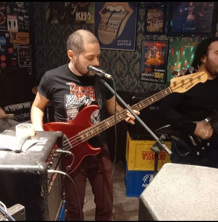 FerumVeneta's tweet photo. Fer'um Veneta Rocks! 

.

.

.

#FerumVeneta #Ferum #IICovilSessions #Rock #Metal #banda https://t.co/pCtd0B0giw