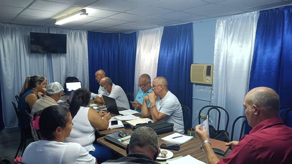 En desarrollo #Comité de #Contratación y Comité #Negocio en la Emroh Centro, con la participación de los Directores de procesos y de cada UEB subordinadas. 

#EmrohCentro #UEBMatanzas
#AvancemosJuntos