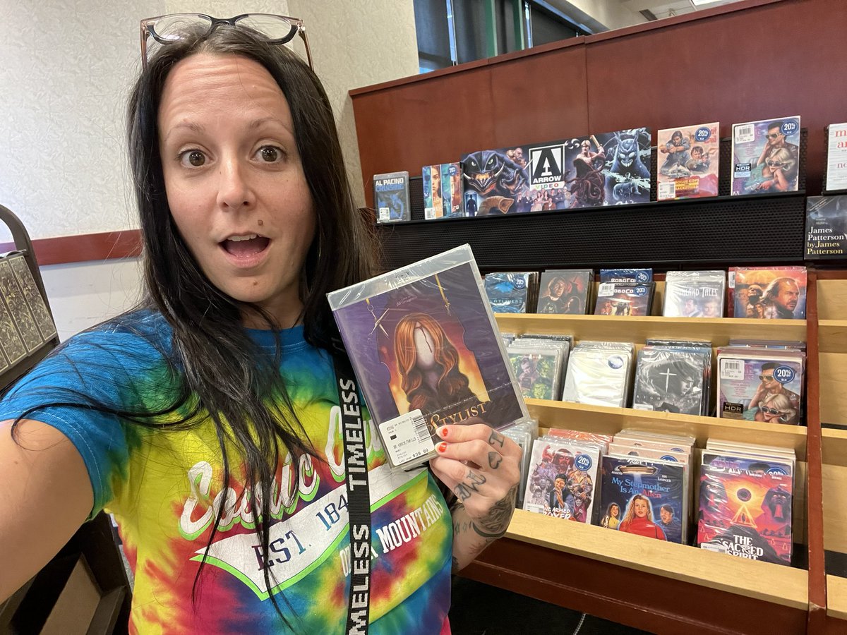 Look what I just found at Barnes &amp; Noble at Town Center in Leawood, Kansas in the <a href="/ArrowFilmsVideo/">Arrow Video</a> display: <a href="/TheStylistFilm/">The Stylist</a>!! 🥰♥️✂️