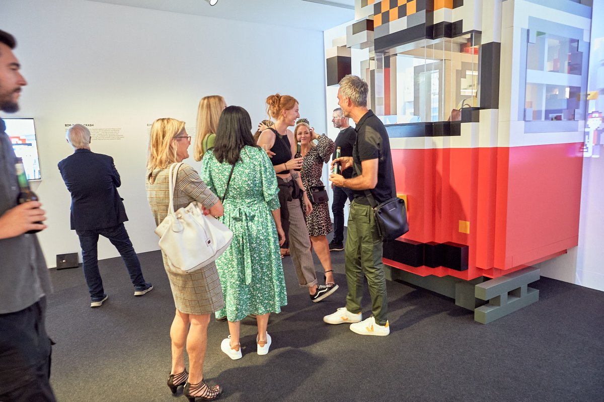 CryptoWiener_'s tweet photo. 1/ Hello friends🍻
The opening of our PIXELS exhibition was a great success, with many smiling people exploring our Little Vienna Metaverse with us in @cryptovoxels and in the real world. The exhibition runs at OK Linz until 26.02.2023, and we are looking forward to your visit! https://t.co/OwNz09VyEg