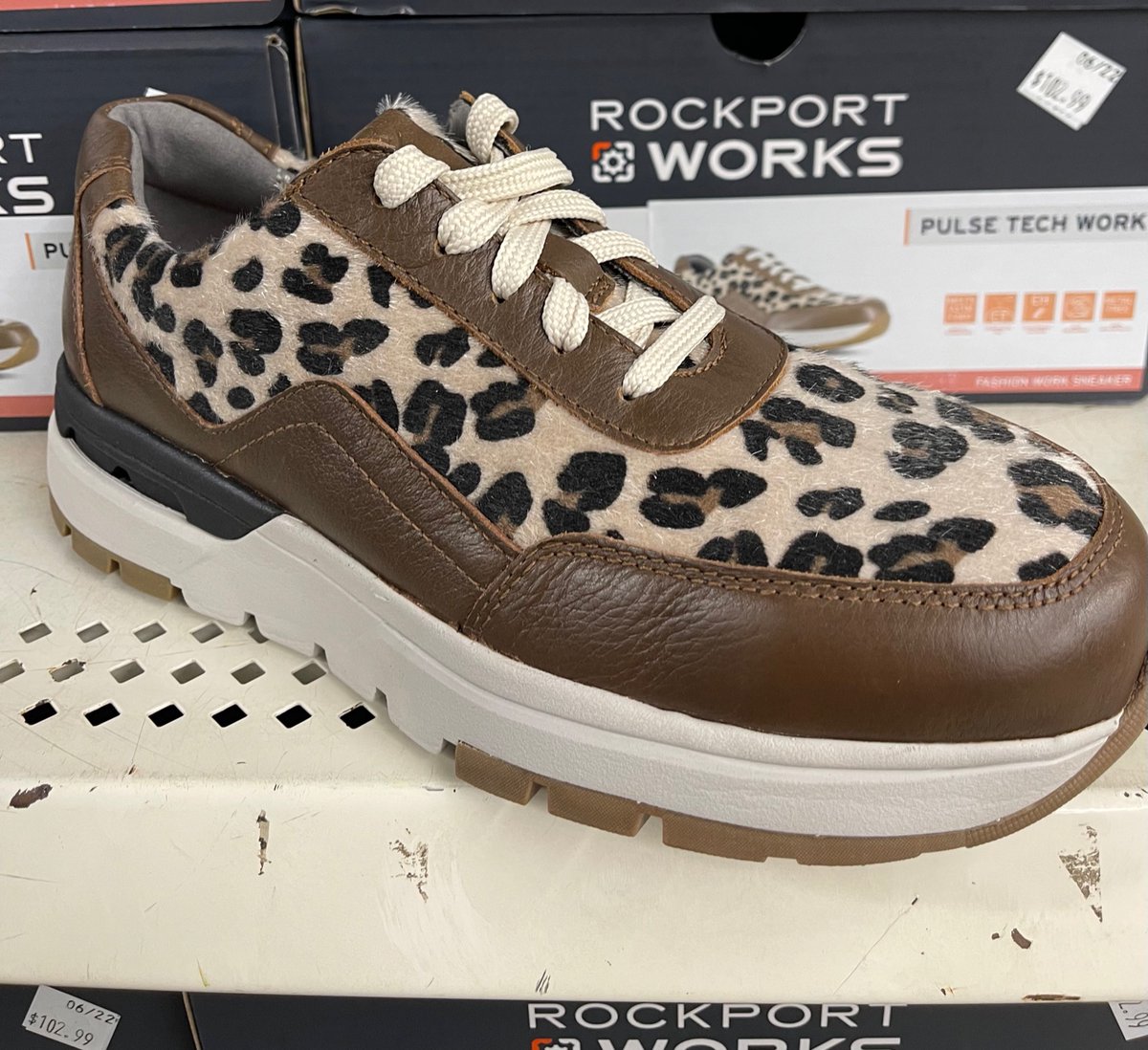 HarrisonsUsa's tweet photo. "I bet y'all don't have any safety-toe shoes that are also cute...oh."
At the Boot Capital of the World, we've got way more than just everyday boots. Come see us! #Rockport #SafetyToe https://t.co/ABrU8jXv5p