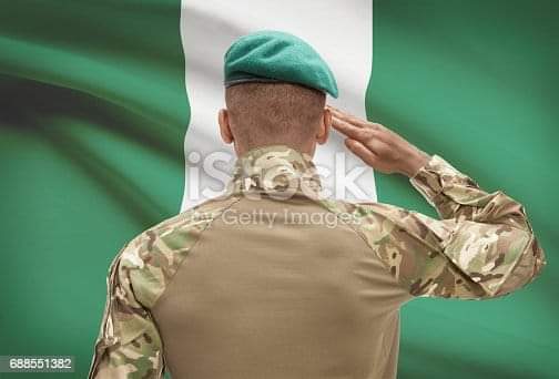 CapacityScdc's tweet photo. #NigerianMilitary...
When I came across this pix of a boy carrying &amp; crying over a dead dog, i felt the agonies of the Nigerian soldiers who knowing nothing about religion, politics, economy, banditry, but are risking their lives, dying daily due to bad leadership, etc...😢 https://t.co/8AJ3dTb0Iw