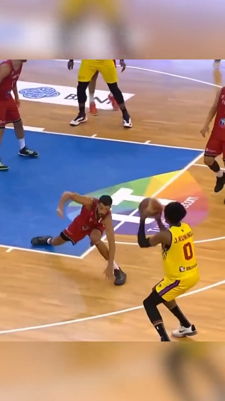 Hoop Central on Twitter "Jonathan Kuminga breaking ankles. 🔥 (h/t buckets) https//t.co