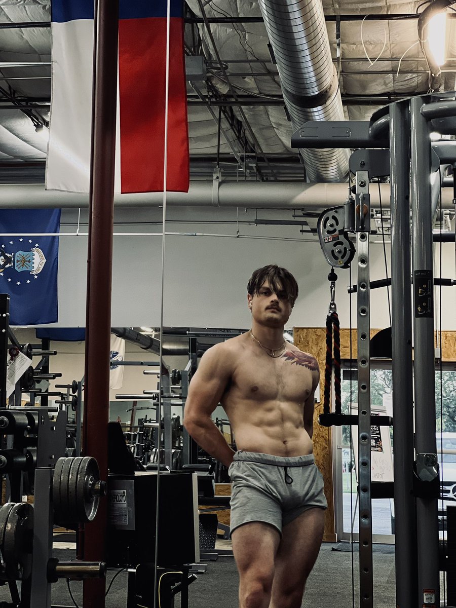 etivory_'s tweet photo. Im aware you didn’t ask but here’s the update anyways. https://t.co/D33pjlONXr