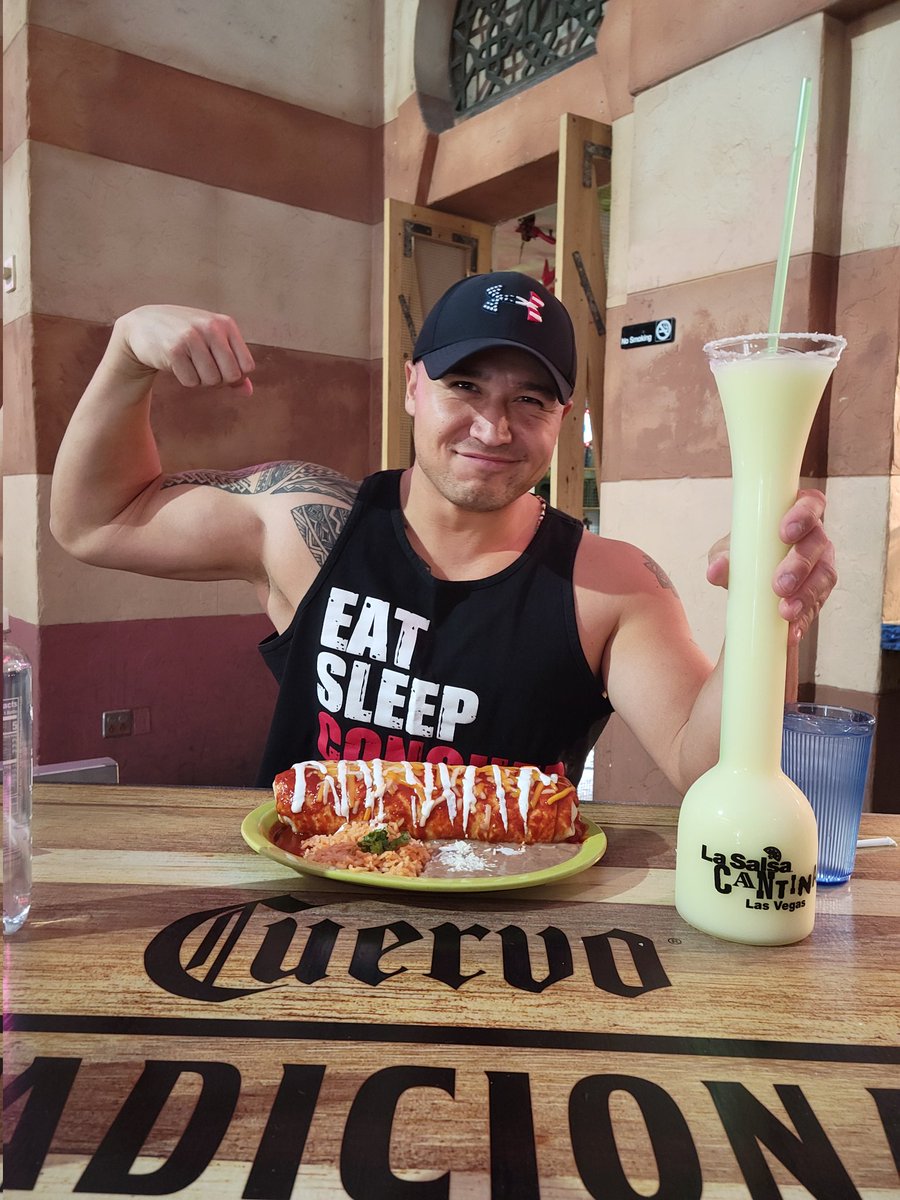 ChrisMaverick3's tweet photo. Came out of retirement and conquered the El Champion Burrito and 48 oz. of magarita. Coming soon to YouTube!!! https://t.co/d9uxgQbaIq