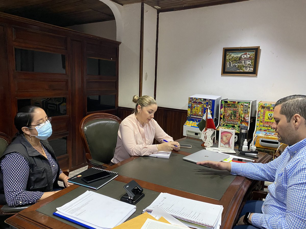 Inten_Manabi's tweet photo. Mantuvimos reunión de trabajo con la Coord. @Arcsa_Cz4 @paolajsb85 para articular y coordinar operativos de control  en el territorio 
@PonceVillamil 
@GoberManabi 
@juanfranciscoNH https://t.co/psiXeoXjBW