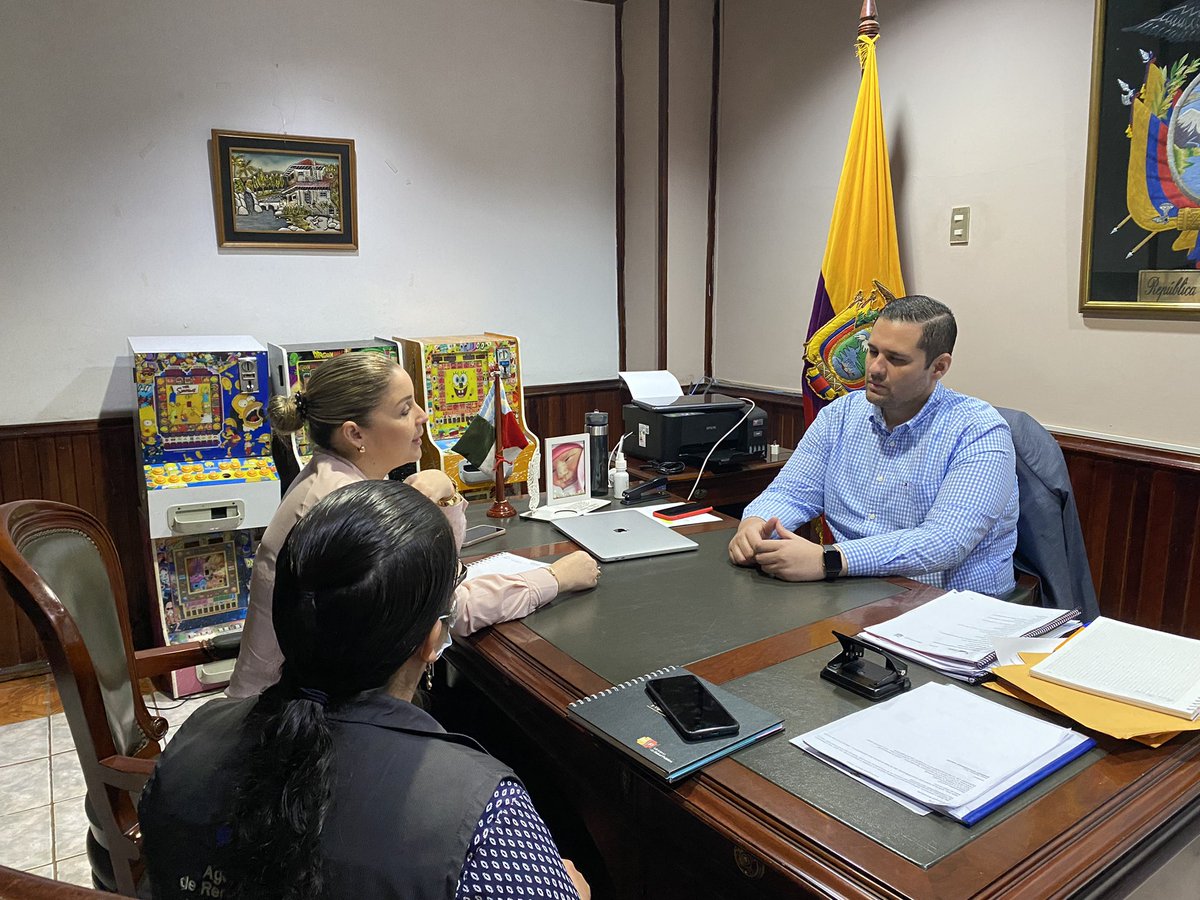 Inten_Manabi's tweet photo. Mantuvimos reunión de trabajo con la Coord. @Arcsa_Cz4 @paolajsb85 para articular y coordinar operativos de control  en el territorio 
@PonceVillamil 
@GoberManabi 
@juanfranciscoNH https://t.co/psiXeoXjBW
