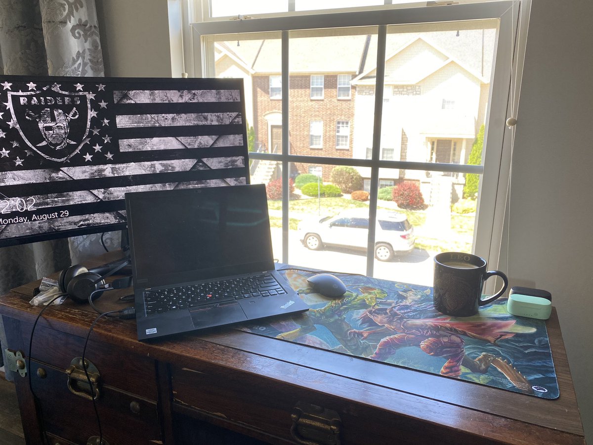 WhitakerWritin1's tweet photo. @VickieMWV Lol.  I don’t know how you survive without coffee!!!  I have anxiety just thinking about it. My at home setup isn’t much different than yours. https://t.co/hY5HBlrEZK