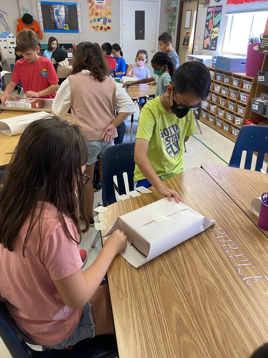 MosaicES_STEAM's tweet image. 4th graders collaborated with a buddy to wrap a gift with only one hand! Great BOY activity which encourages communication and problem solving! (Plus now they know how to properly wrap a package). @FCPSSTEAM #fcpspog #iteachstem #iteachsteam #STEMed @MES_MsCrenshaw