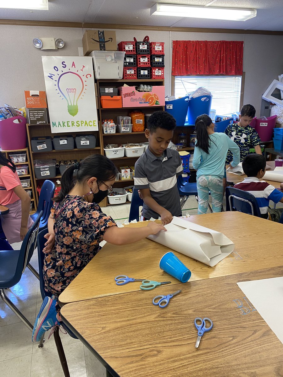 MosaicES_STEAM's tweet image. 4th graders collaborated with a buddy to wrap a gift with only one hand! Great BOY activity which encourages communication and problem solving! (Plus now they know how to properly wrap a package). @FCPSSTEAM #fcpspog #iteachstem #iteachsteam #STEMed @MES_MsCrenshaw