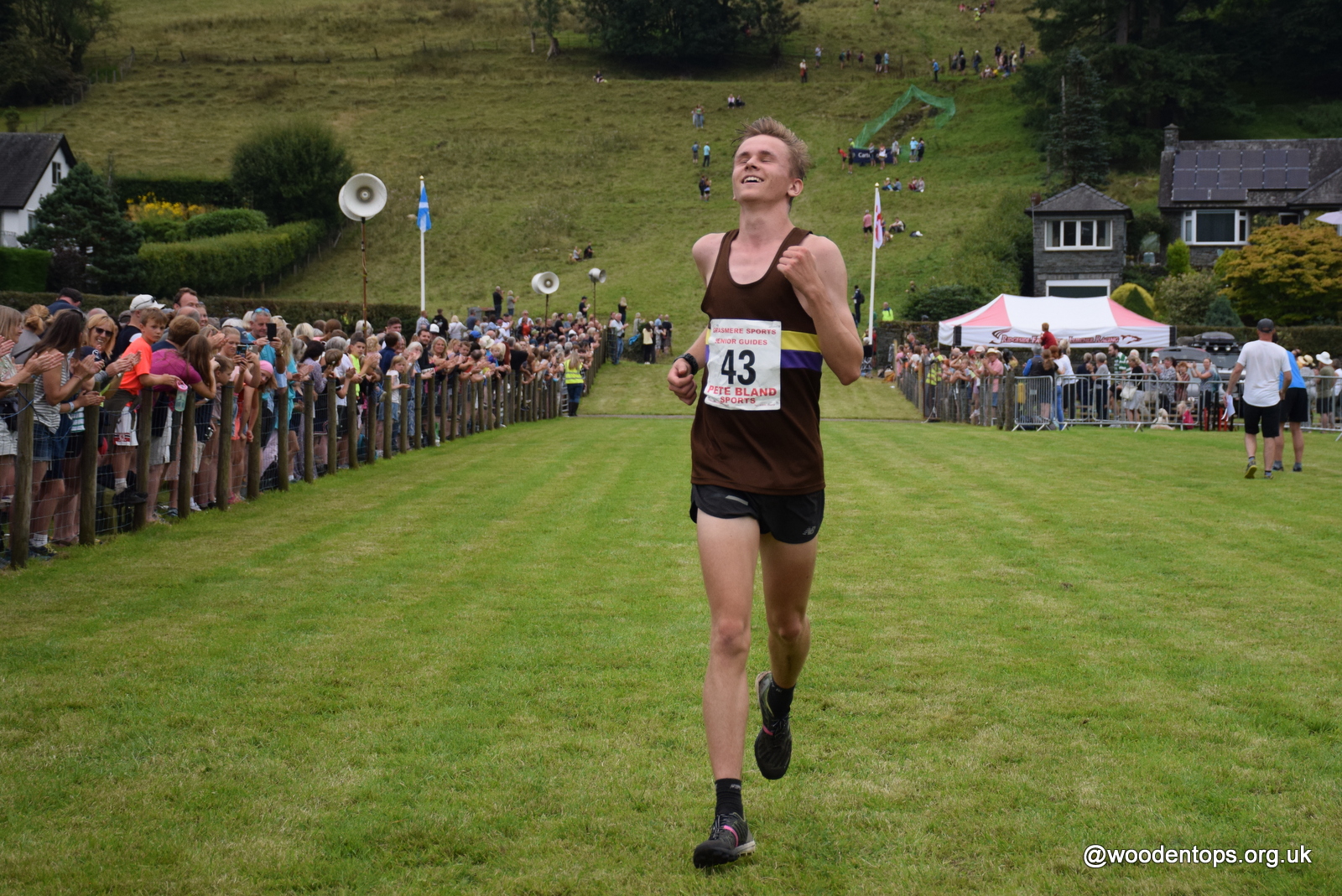 Dark peak shop fell runners