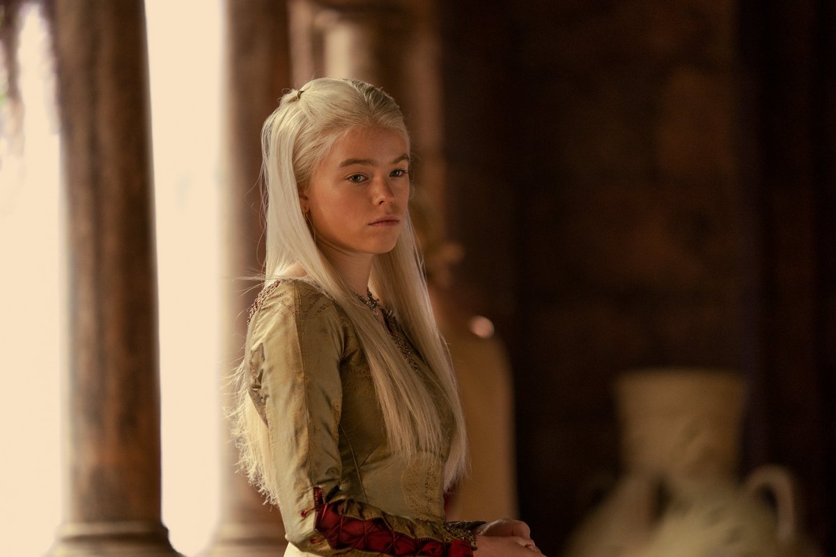 GameOfThrones's tweet photo. "When I am queen I will create a new order." https://t.co/6a4OFMjkNO