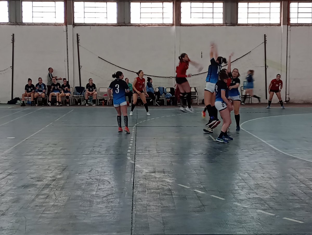 Arranco el Nacional juveniles A. En cancha 3 juegan Jockey Club Córdoba vs Sol de Mayo rama femenina.