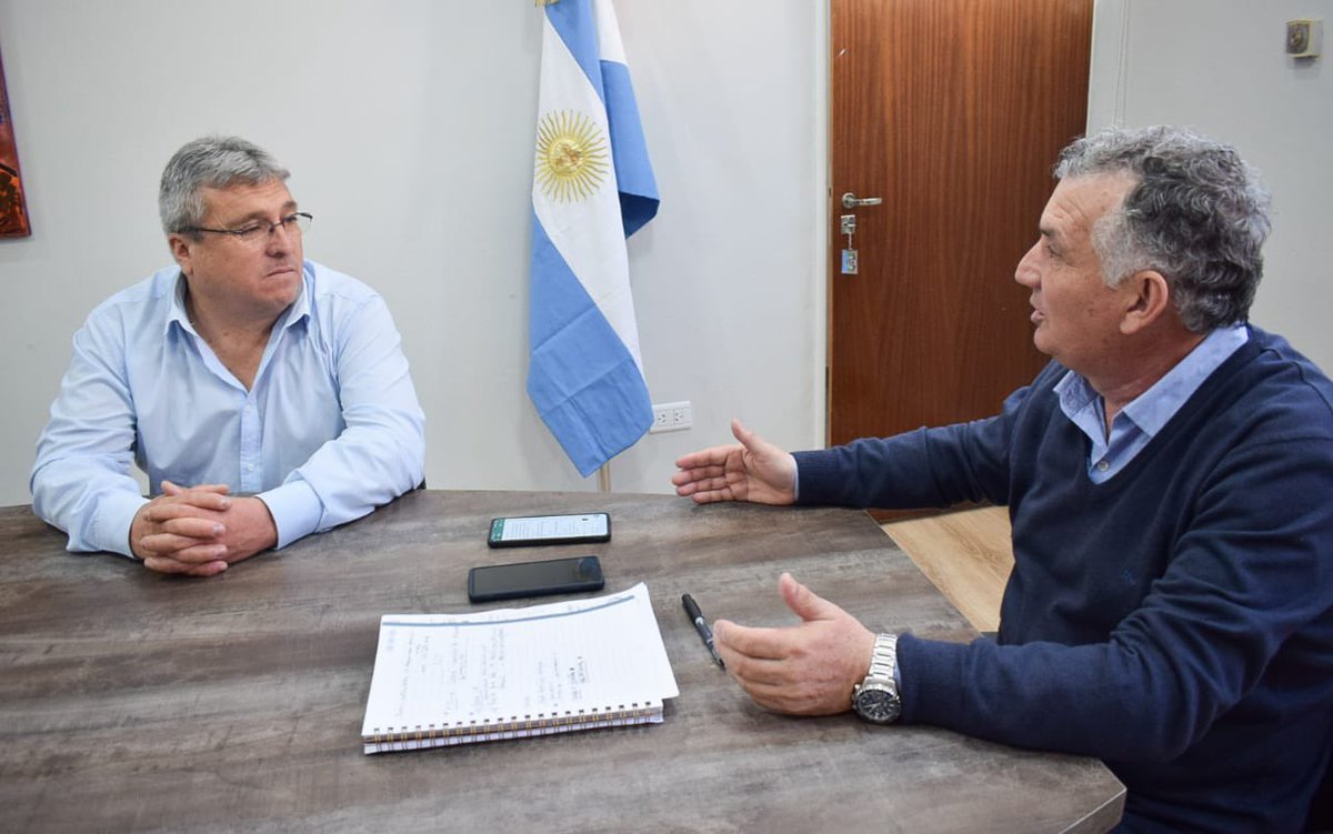 #Hoy recibí al intendente de Loncopué, Walter Fonseca, para seguir proyectando acciones ministeriales en la localidad.

#EquidadTerritorial