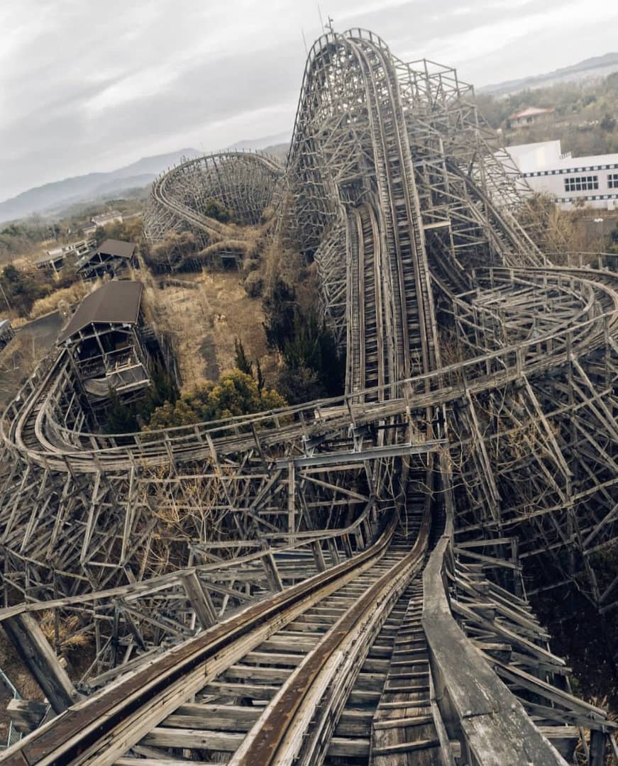 Parc d'attractions abandonné au japon.
