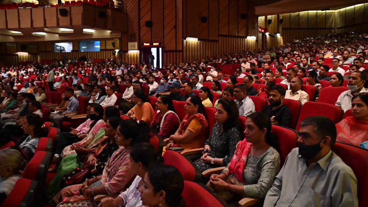 BrahmaKumaris's tweet photo. A talk on 'Enhancing efficiency at work along with harmony in relationships' was held for Indian Navy officers at Siri Fort Auditorium, New Delhi. Around 1200 officers participated.
#bksecuritywing #brahmakumaris #enhancingefficiency #harmonyinrelationship #IndianNavy #Navy https://t.co/D5QonAcfkz