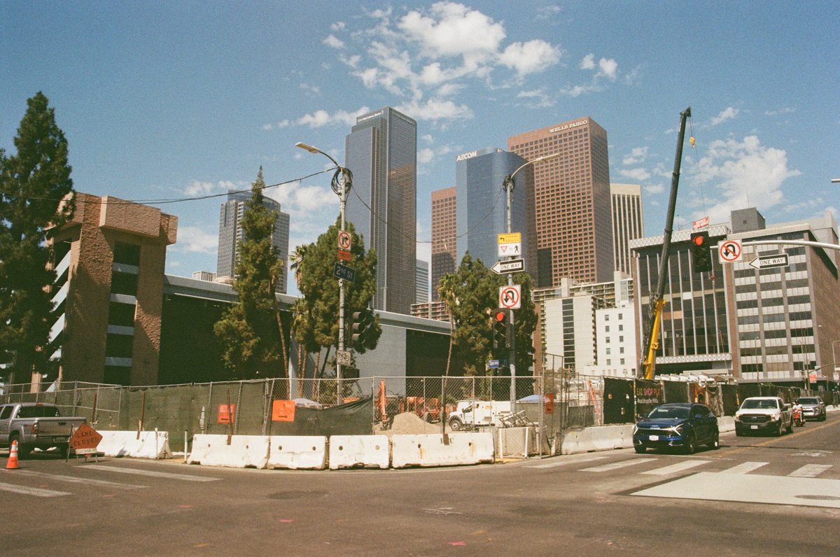 cconnor_crowe's tweet photo. Downtown Los Angeles on 35mm 
Shot with Canon AE-1 🎞 processed by @HollandPhotoATX  
#downtownLA #filmphotography #35mmfilm #canonae1 #filmisnotdead #filmwave #filmphoto #hollandphotoimaging #boschamazon https://t.co/YRQ4GtoxfG