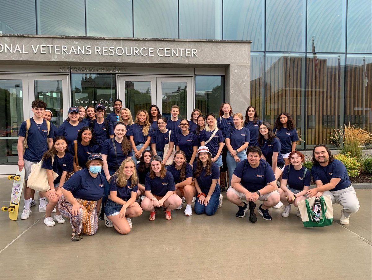 SU_VPA_OSA's tweet photo. Our @SU_VPA peer advisors had a great weekend. Hope your first week of classes is fantastic! https://t.co/Xl0xEL3r2I