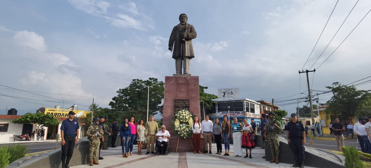 acu_colima's tweet photo. La presidenta de la ACU, Azucena Evangelista Salazar, acompañó a la presidenta municipal de Villa de Álvarez, Colima, Esther Gutiérrez Andrade, en la ceremonia por el CLXV aniversario luctuoso del General José Manuel Dolores Álvarez Zamora, primer gobernador del estado de Colima. https://t.co/yeHvlgNZvu