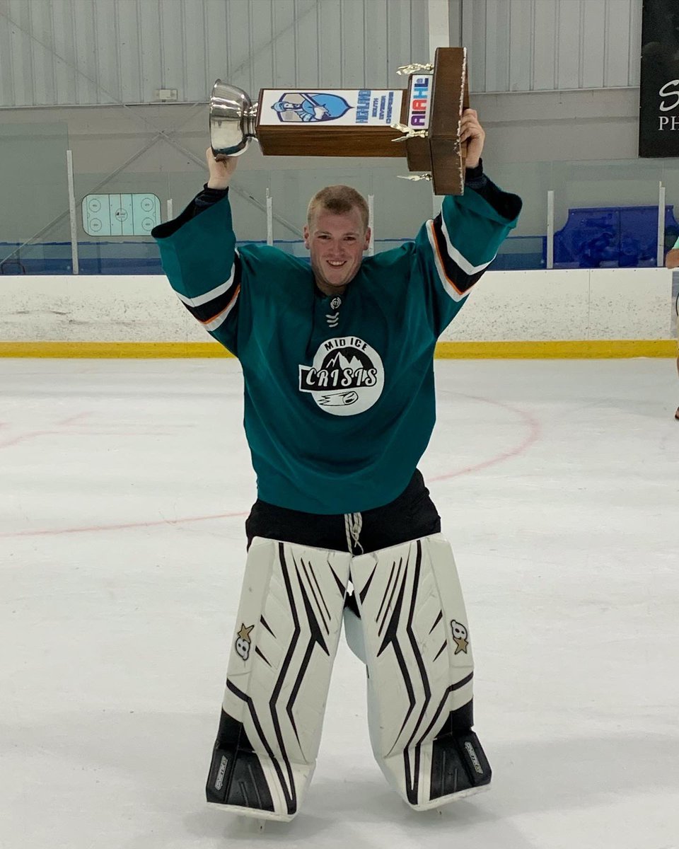 scubasteve_31's tweet photo. Best way to end any season! Summer Season 2022 🏆 #hockey #beerleague #chanps #goaliesonly https://t.co/NmPZaM28MN